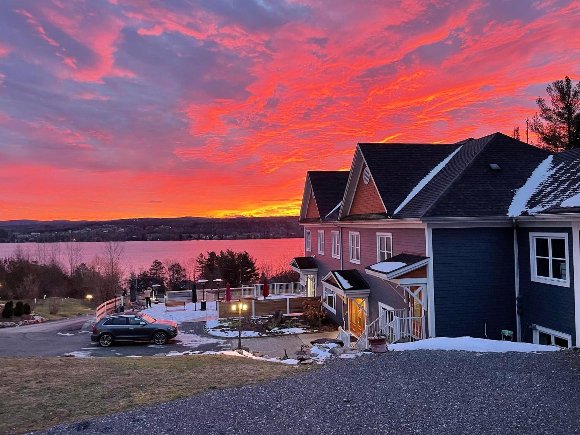 Location Au Sommet Du Lac Magog Екстер'єр фото