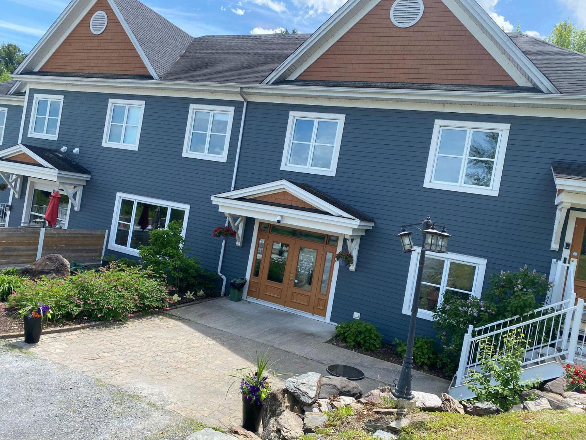 Location Au Sommet Du Lac Magog Екстер'єр фото